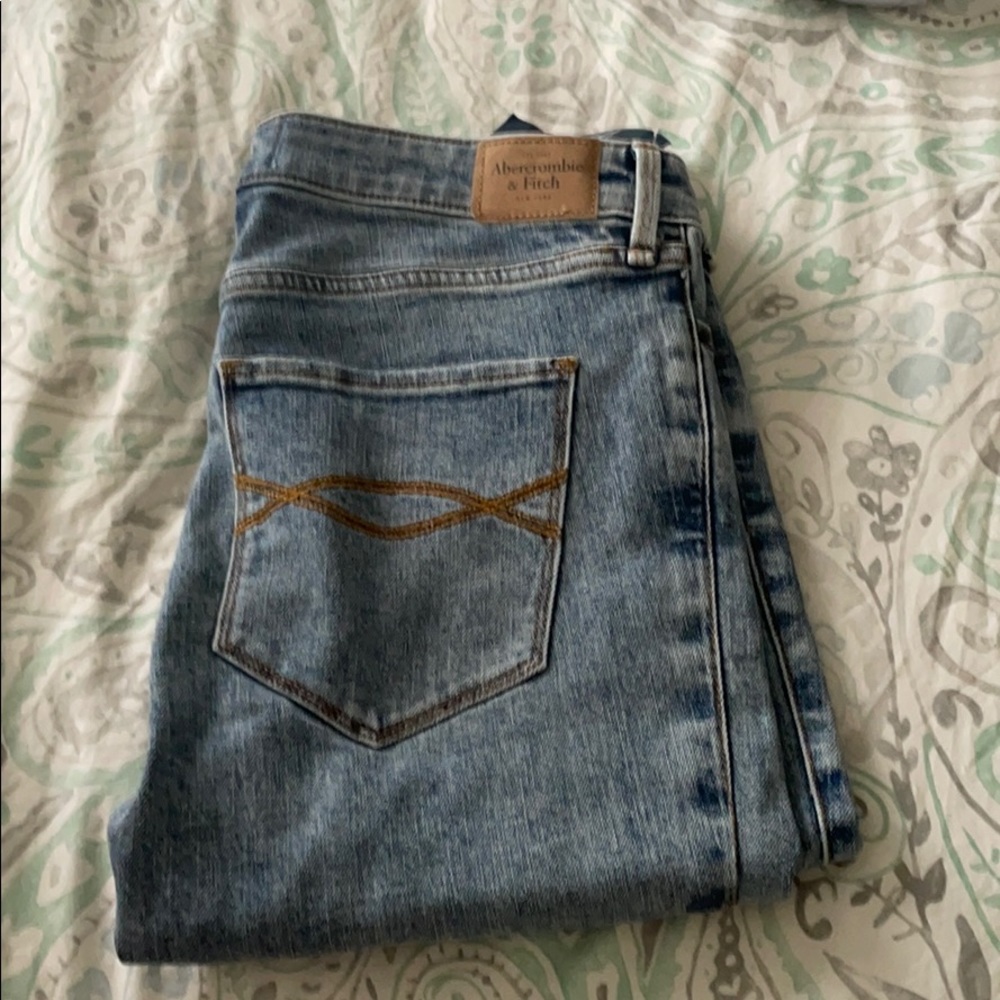 TAG STILL ON ankle jeans from Abercrombie
